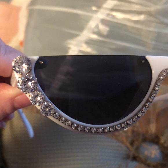 White Rhinestones UV400 Protection Women’s Sunglasses 🕶️ - Picture 16 of 17